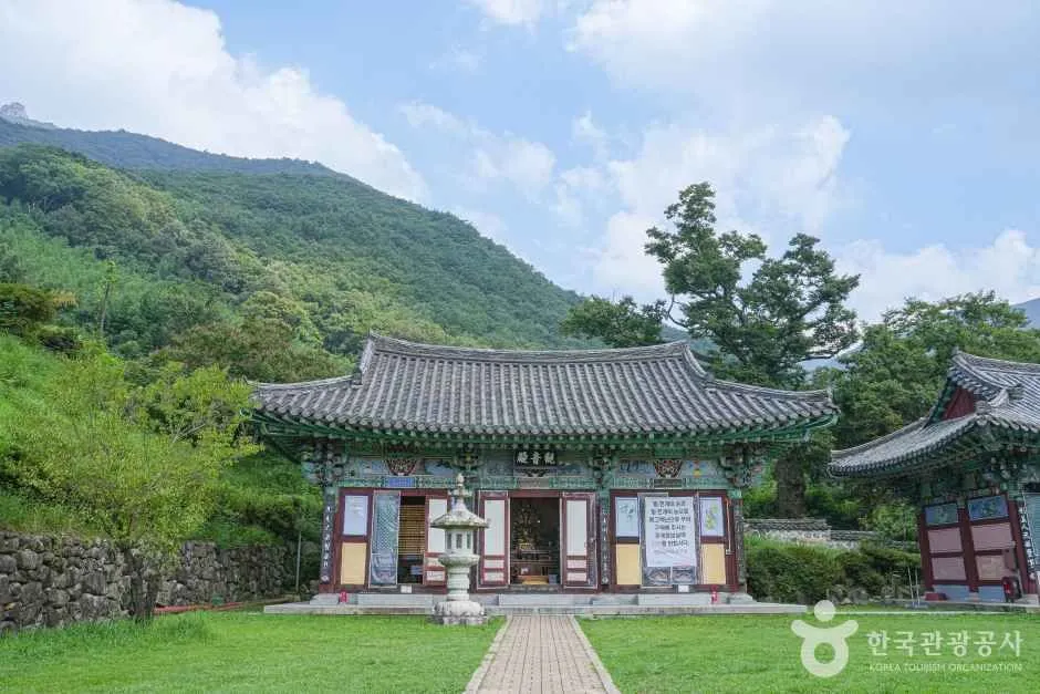 표충사 호국의 산사