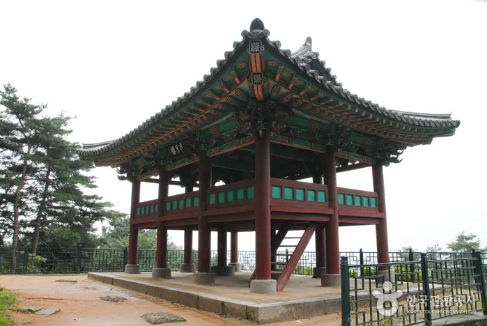 반월루
