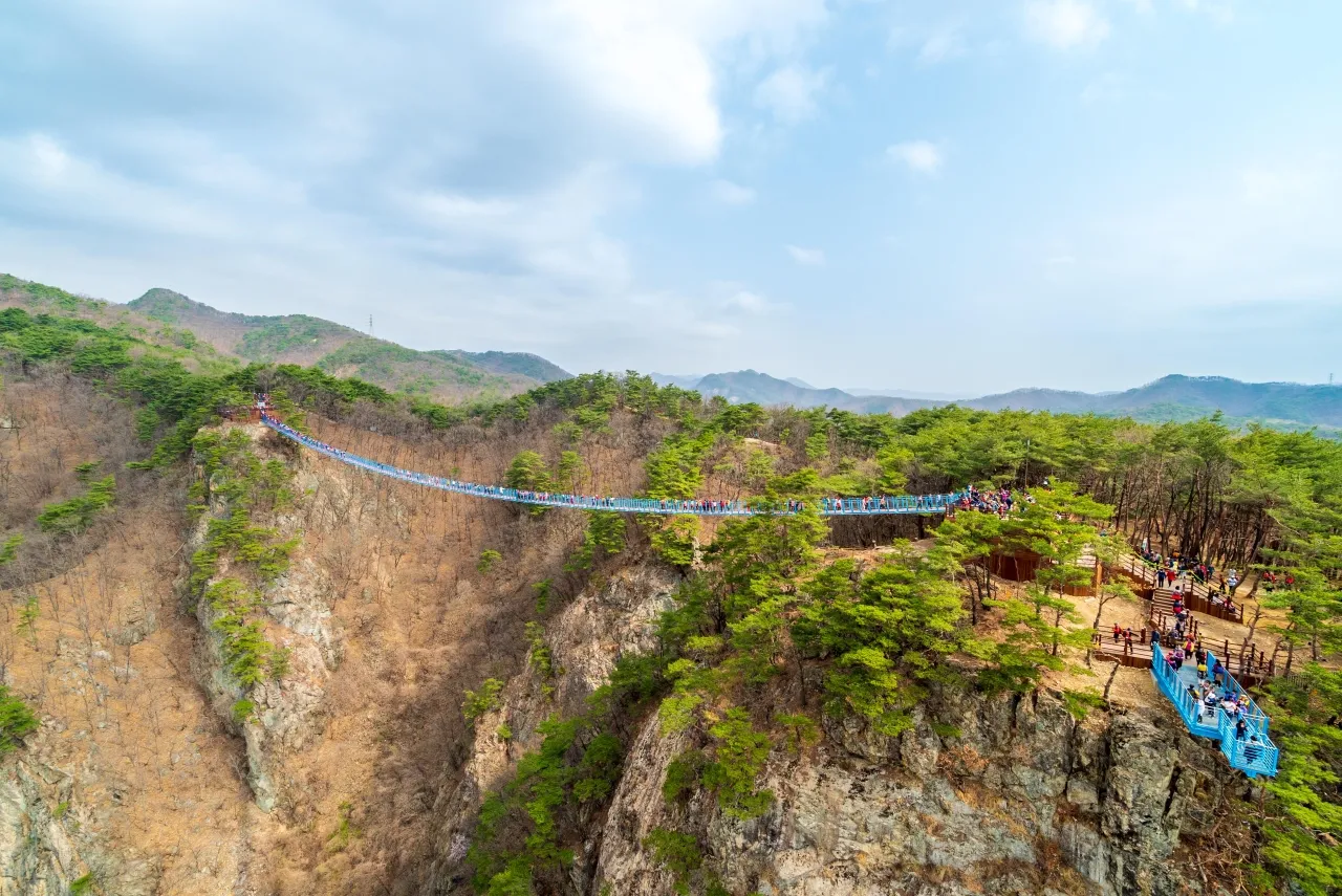 Sogeumsan Ulleong Bridge spanning Ganhyeon Canyon