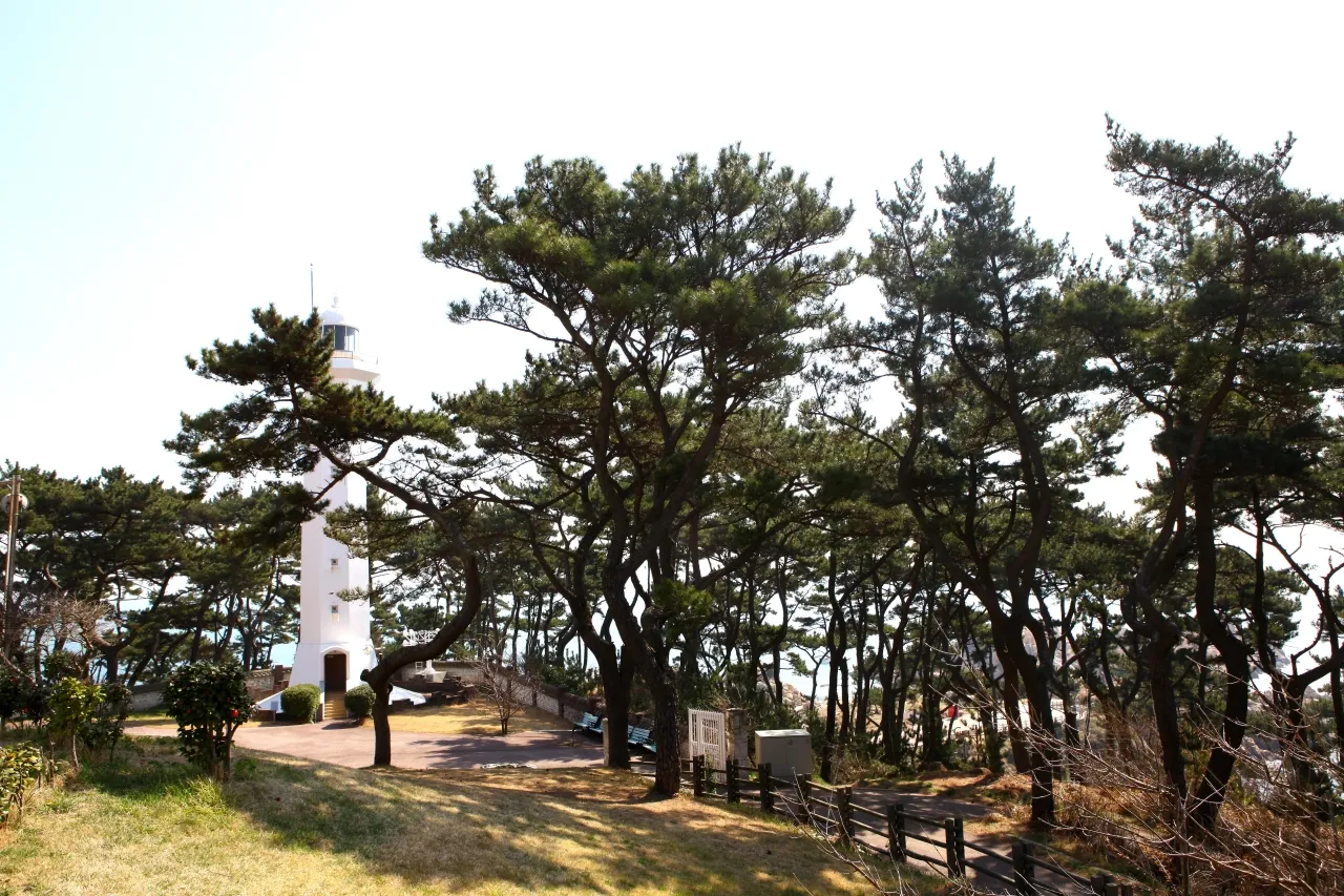 슬도 등대까지 이어지는 산책로