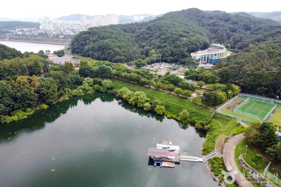 남강 둔치 산책로