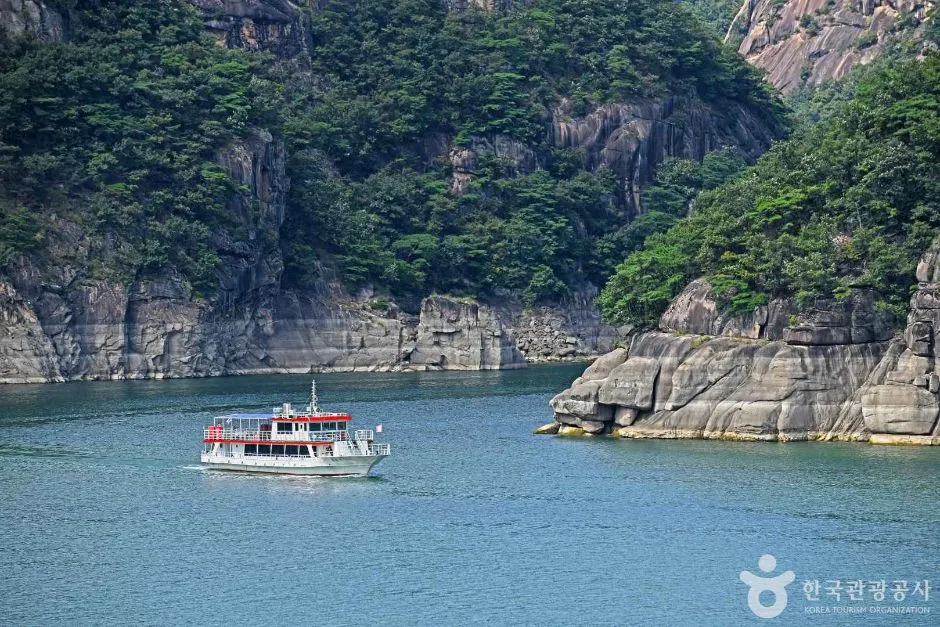 충주호 유람선 (2)