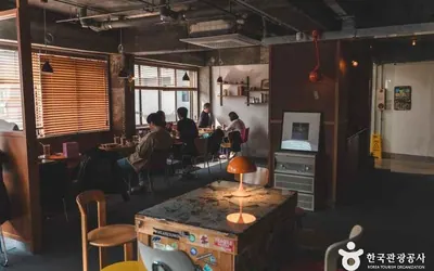 정지영커피로스터즈 행궁본점 — 수원 카페
