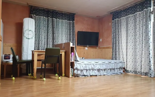고창 선운산도솔펜션 객실