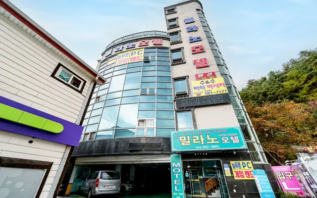 정선 밀라노모텔 외관