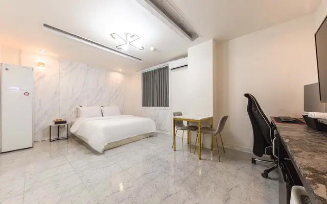 군산 THE BRIDGE HOTEL — 군산 호텔