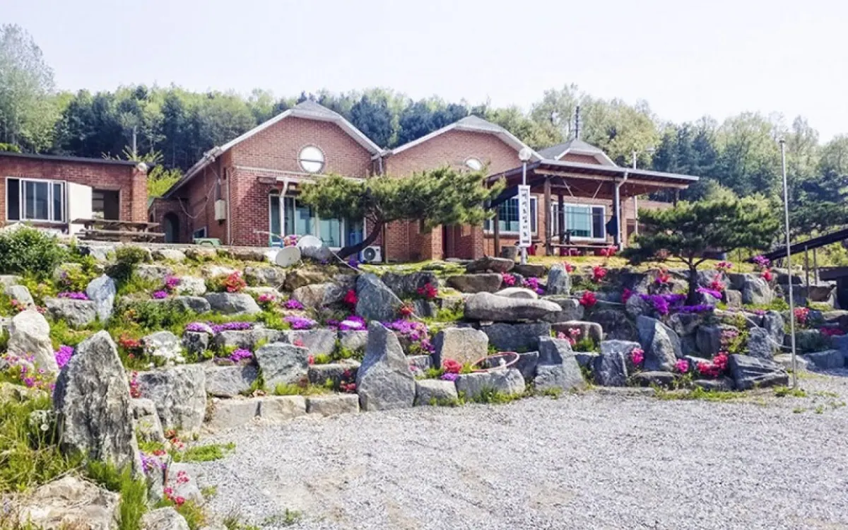 충주 가든펜션아리랑 골프 펜션 대표 사진