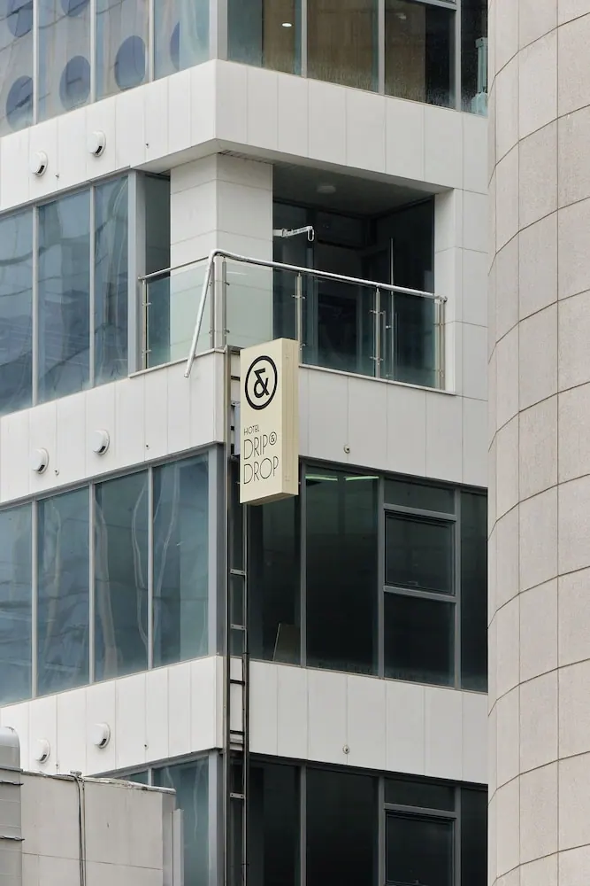 호텔 드립앤드롭, 명동 외관