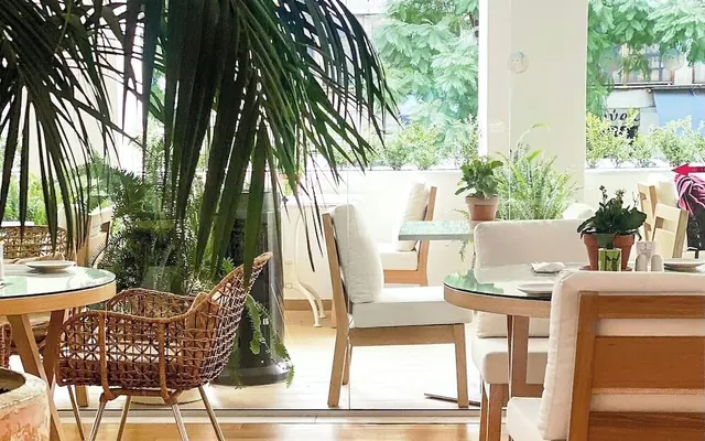 아테나, 살기 좋은 호텔 — 아테네 호텔
