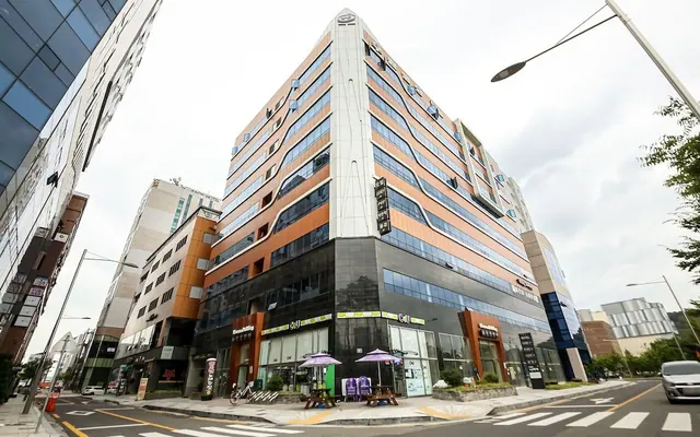 진주 충무공동 코지 외관