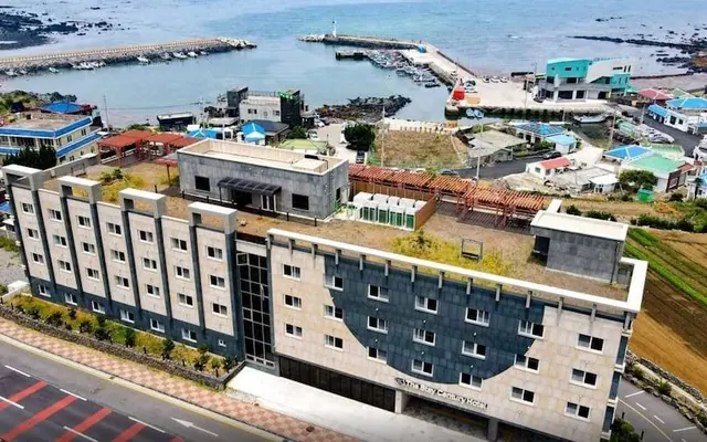 더스테이센추리호텔 — 제주 서부 호텔