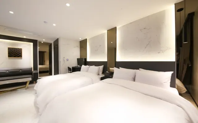군산 호텔 위더스(HOTEL WITHUS) — 군산 호텔