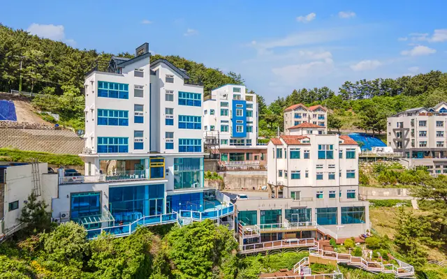 삼척 푸른바다스파펜션 외관