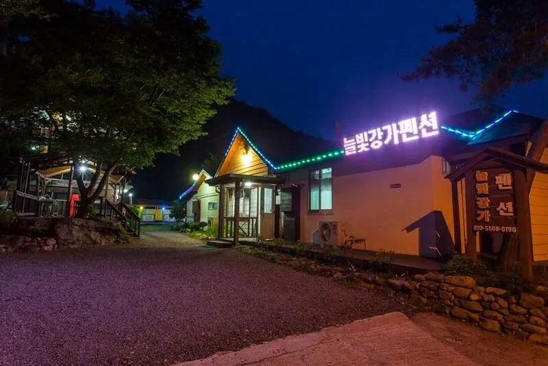밀양 늘빛강가펜션 대표 사진