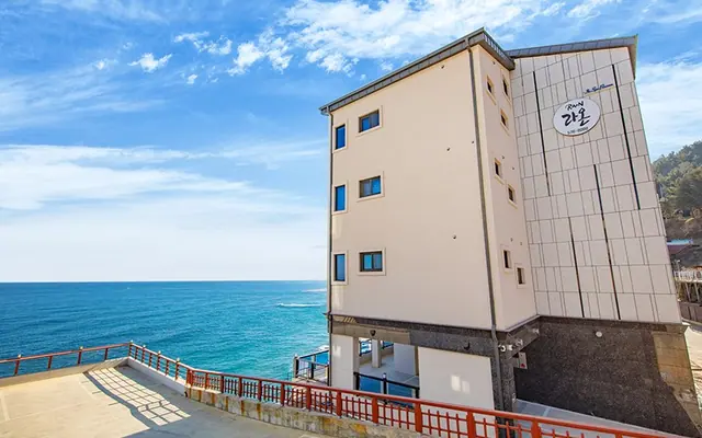 삼척 라온스파펜션 외관