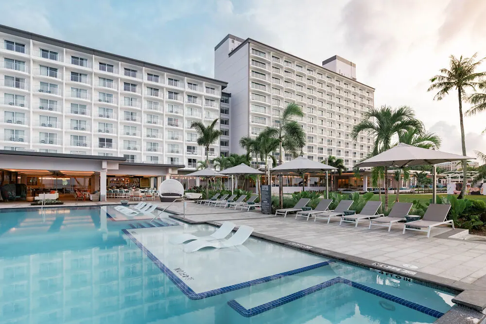 Crowne Plaza Guam Exterior
