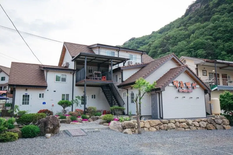 제천(월악산 송계 계곡) 덕주펜션 대표 사진