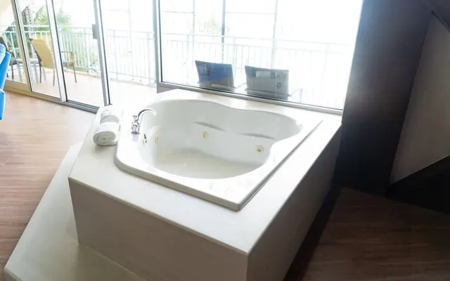 Surfrider Resort Hotel Spa & sauna