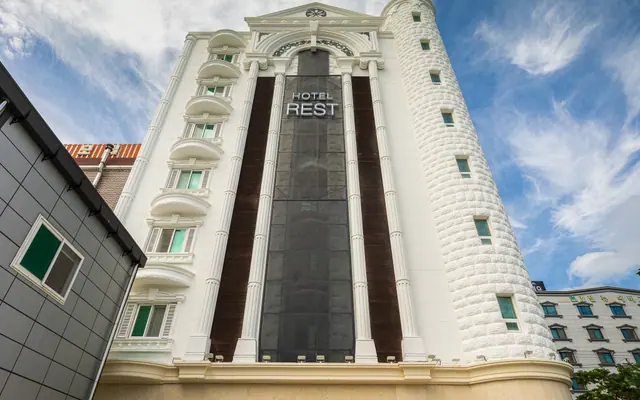 목포 호텔 레스트 평화광장점(REST HOTEL) 외관