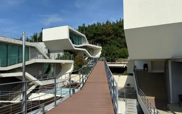 태안 펄베이풀빌라 외관