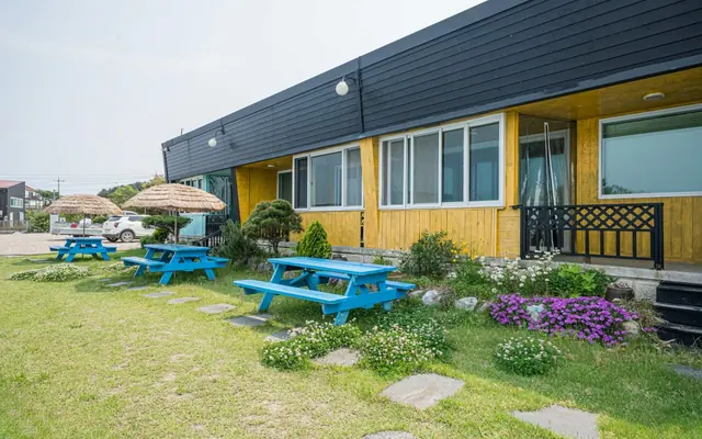 포항 화진모래알 카라반 펜션 외관