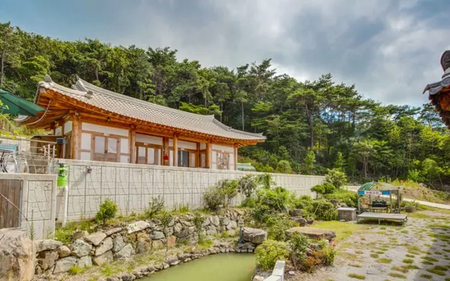 완도 청해진한옥펜션 외관