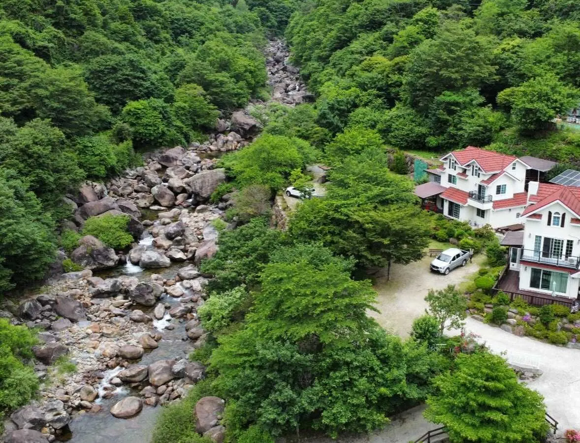 하동 숲속정원펜션 대표 사진