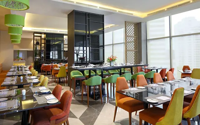 홀리데이 인 세부 시티 바이 IHG 조식·레스토랑