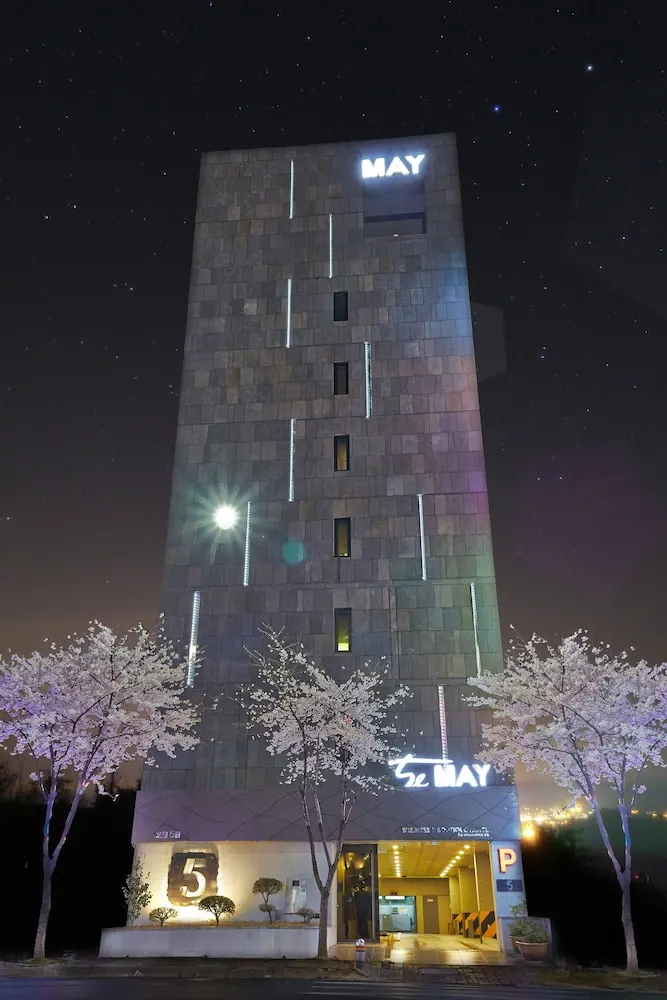 호텔 더메이 외관