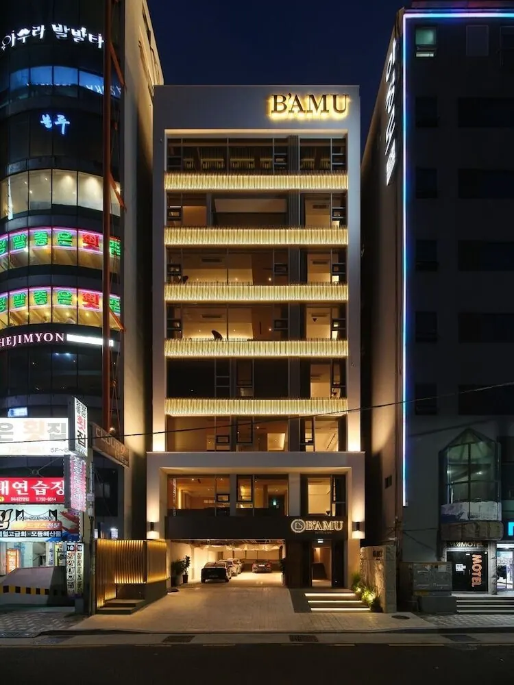 바뮤호텔 외관