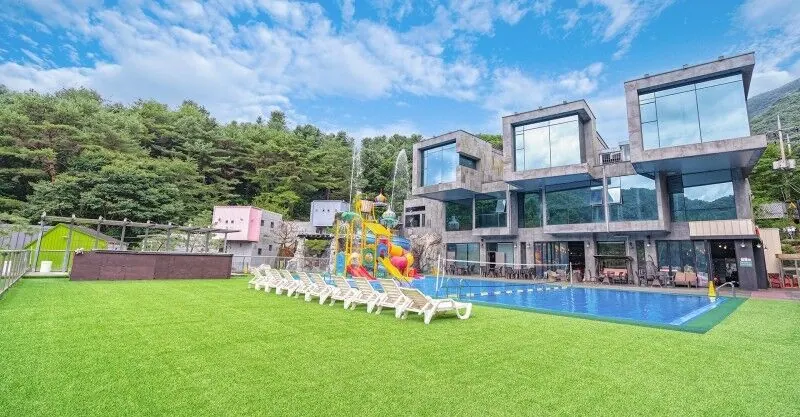 가평 어반힐스풀빌라 대표 사진