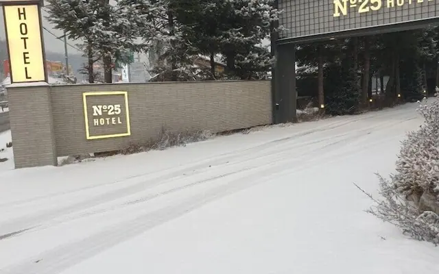 넘버25호텔 양주송추점 외관