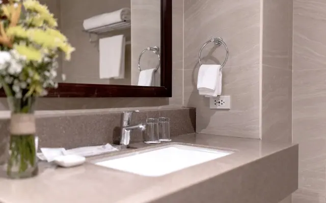 Canyon Hotels & Resorts Boracay 욕실