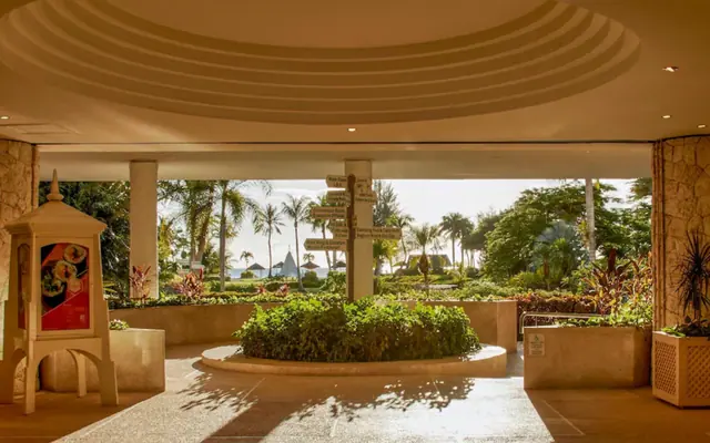 （原Hyatt Regency）塞班马里亚纳海滩度假村 大堂与前台
