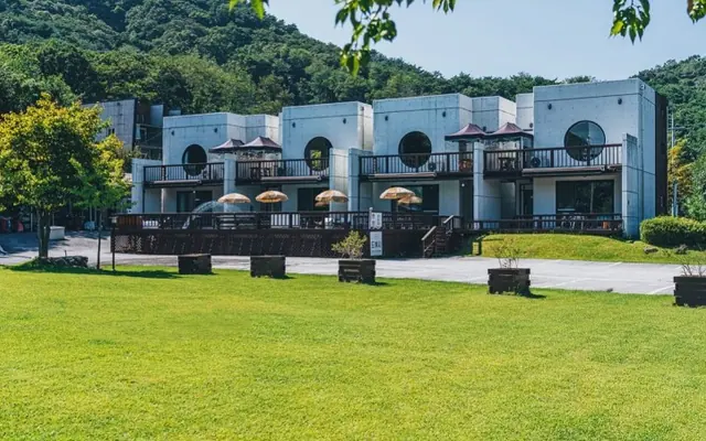 포천 드뷔시펜션 외관