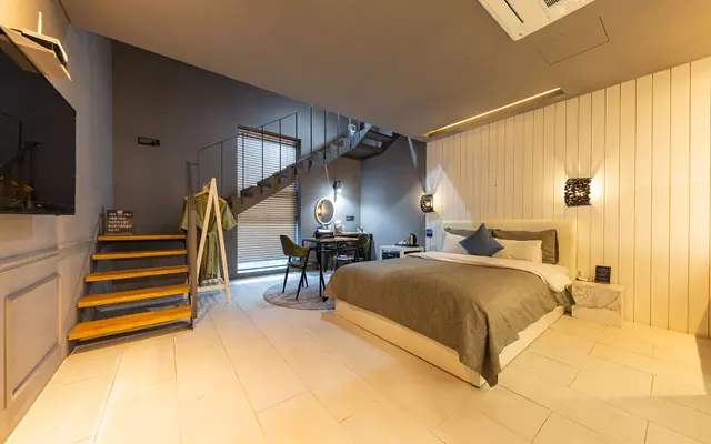 충주 더 10월(Drive in Hotel) — 충주 호텔