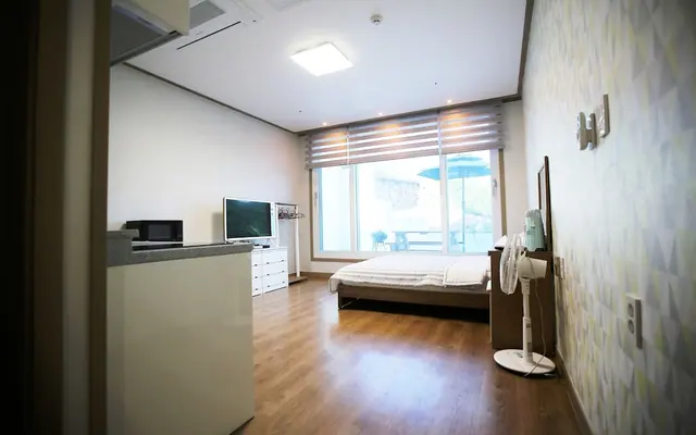 플로라 호스텔 펜션 객실