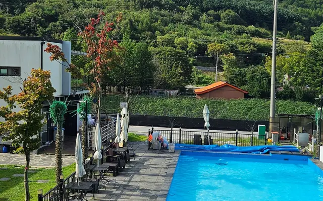 무주 그안펜션풀빌라 객실