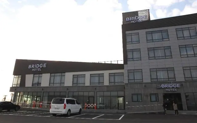 Tongyeong Bridge Hotel — 통영 호텔