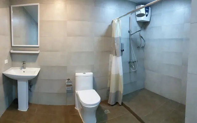 Clear Water Hotel Bathroom