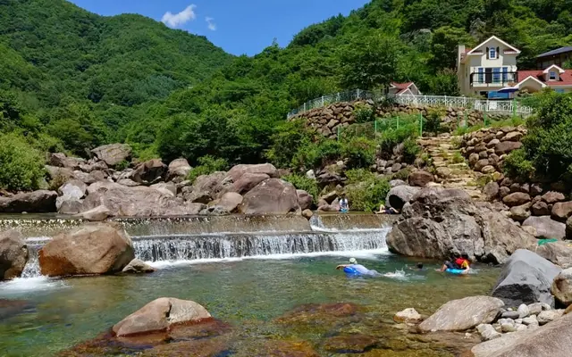 하동 숲속정원펜션 수영장