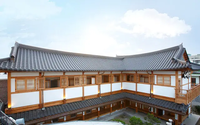 나비잠 한옥호텔 — 전주 한옥