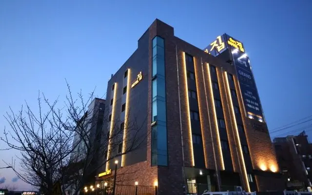 대산 비즈니스 호텔 집 — 서산 호텔