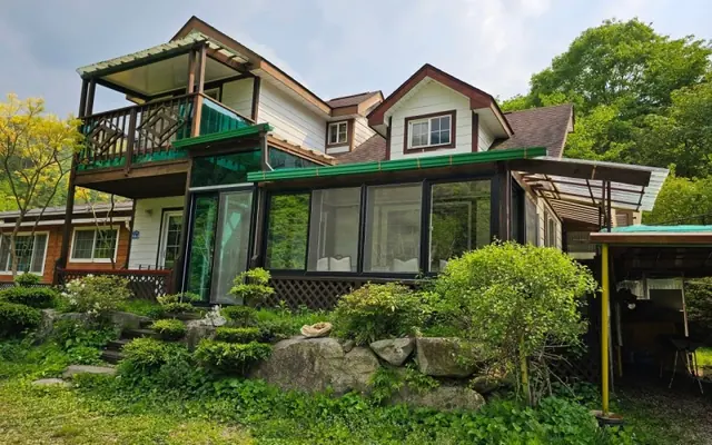 진안 데미샘호수펜션 외관