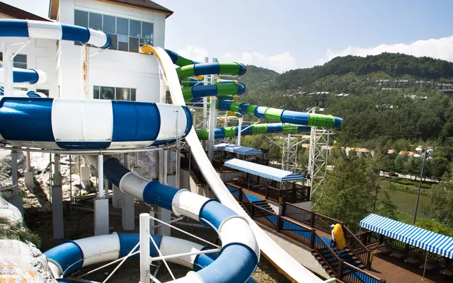모나용평 그린피아 수영장