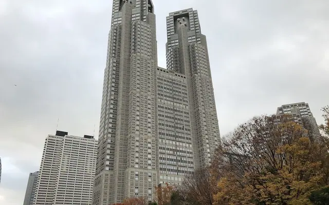 APA 호텔 & 리조트 니시신주쿠 고초메 에키마에 타워 외관
