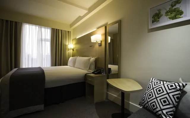 홀리데이 인 런던 - 켄싱턴 하이 스트리트 바이 IHG 객실