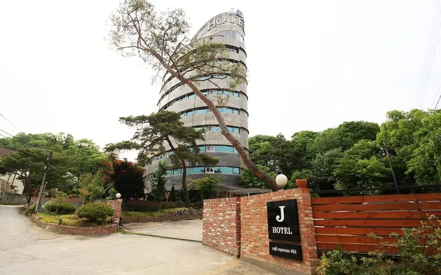 J 호텔 — 양평 호텔