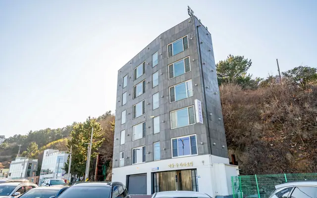 동해 호텔,바다(Hotel, Bada) 외관