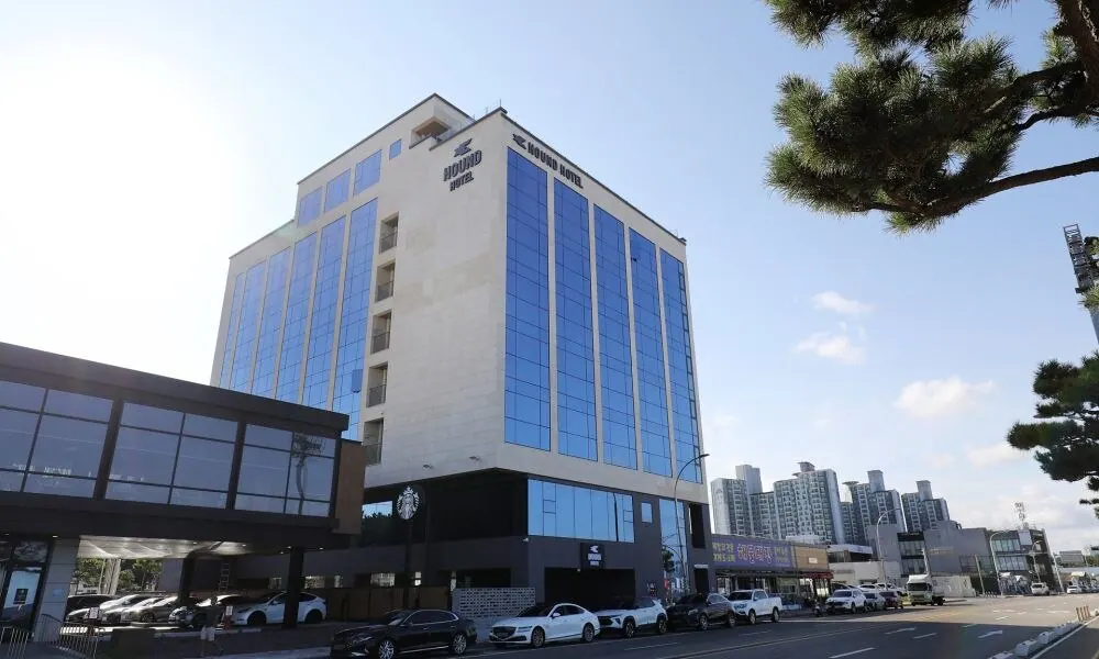 포항 하운드호텔 송도해수욕장점 외관